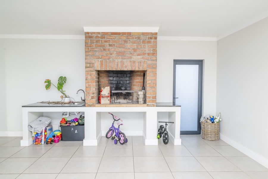 3 Bedroom Property for Sale in Protea Heights Western Cape